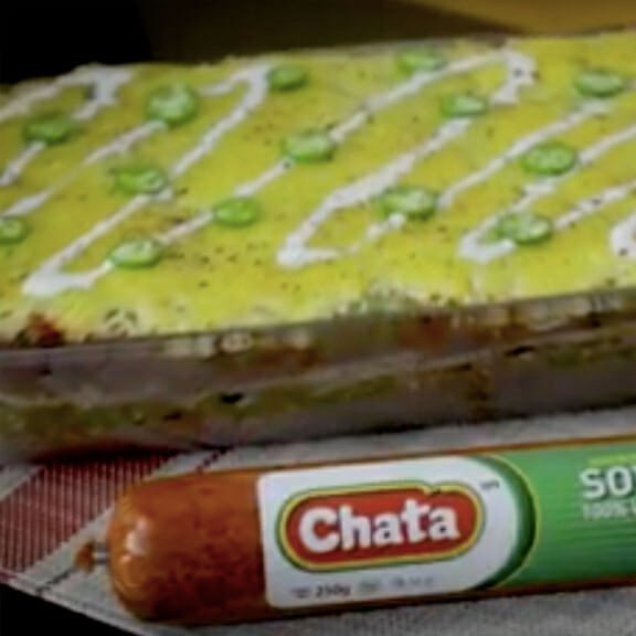 Pastel azteca con chorizo de soya Chata reci&eacute;n sacado del horno