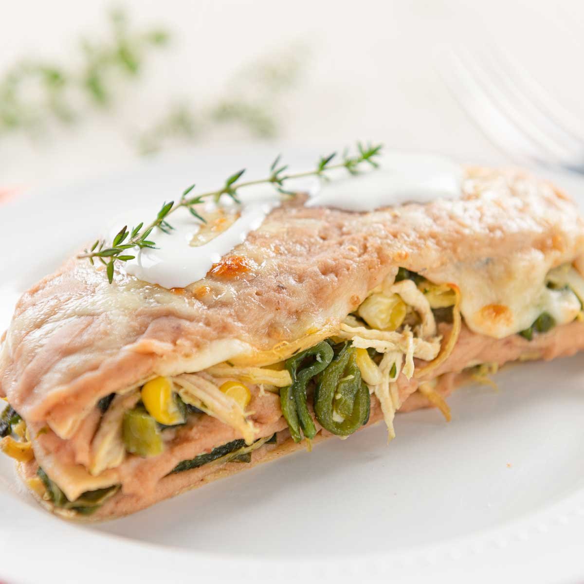 Prepara el pastel azteca con salsa de frijoles Chata, te encantará