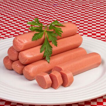 Prepara un delicioso platillo utilizando salchicha de pavo a granel de Productos Chata.