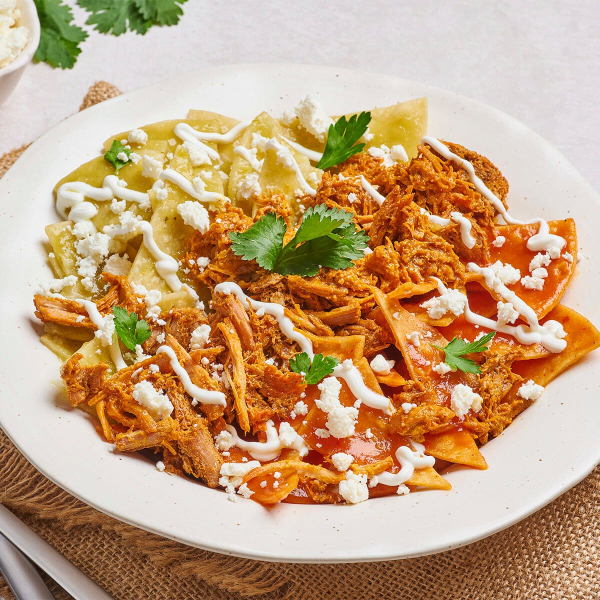 Chilaquiles divorciados con chilorio_H1 Prueba nuestra exquisita receta de Chilaquiles Divorciados con Chilorio